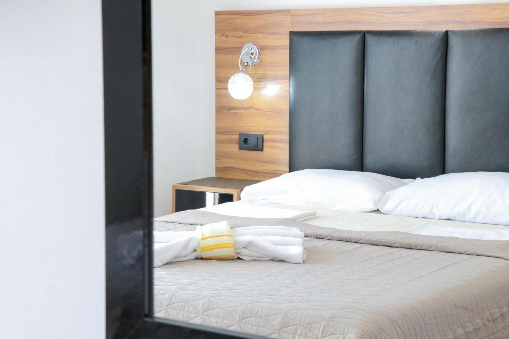 B&B Lovac Hasa 2 Ulcinj Rom bilde
