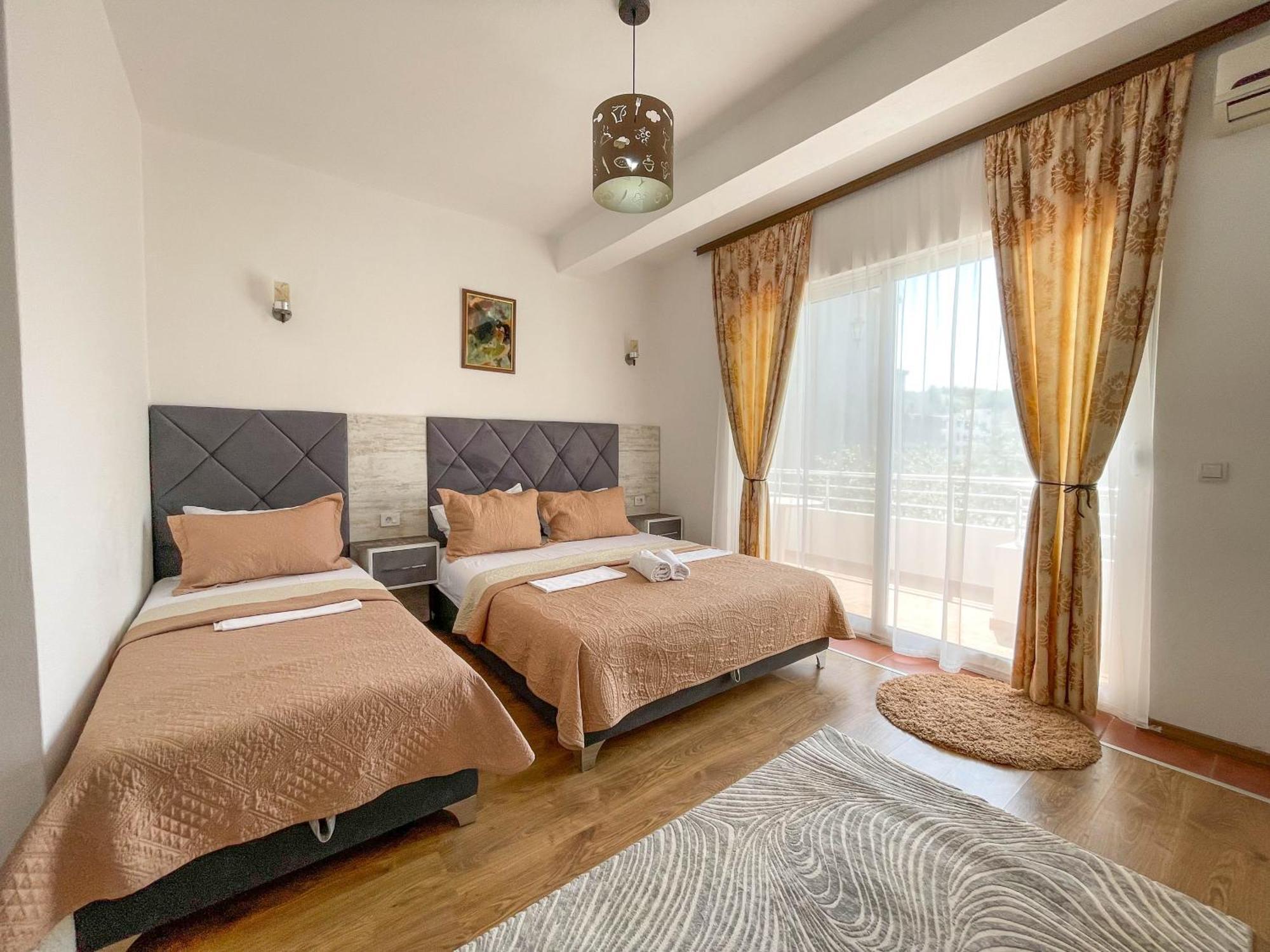 B&B Lovac Hasa 2 Ulcinj Rom bilde
